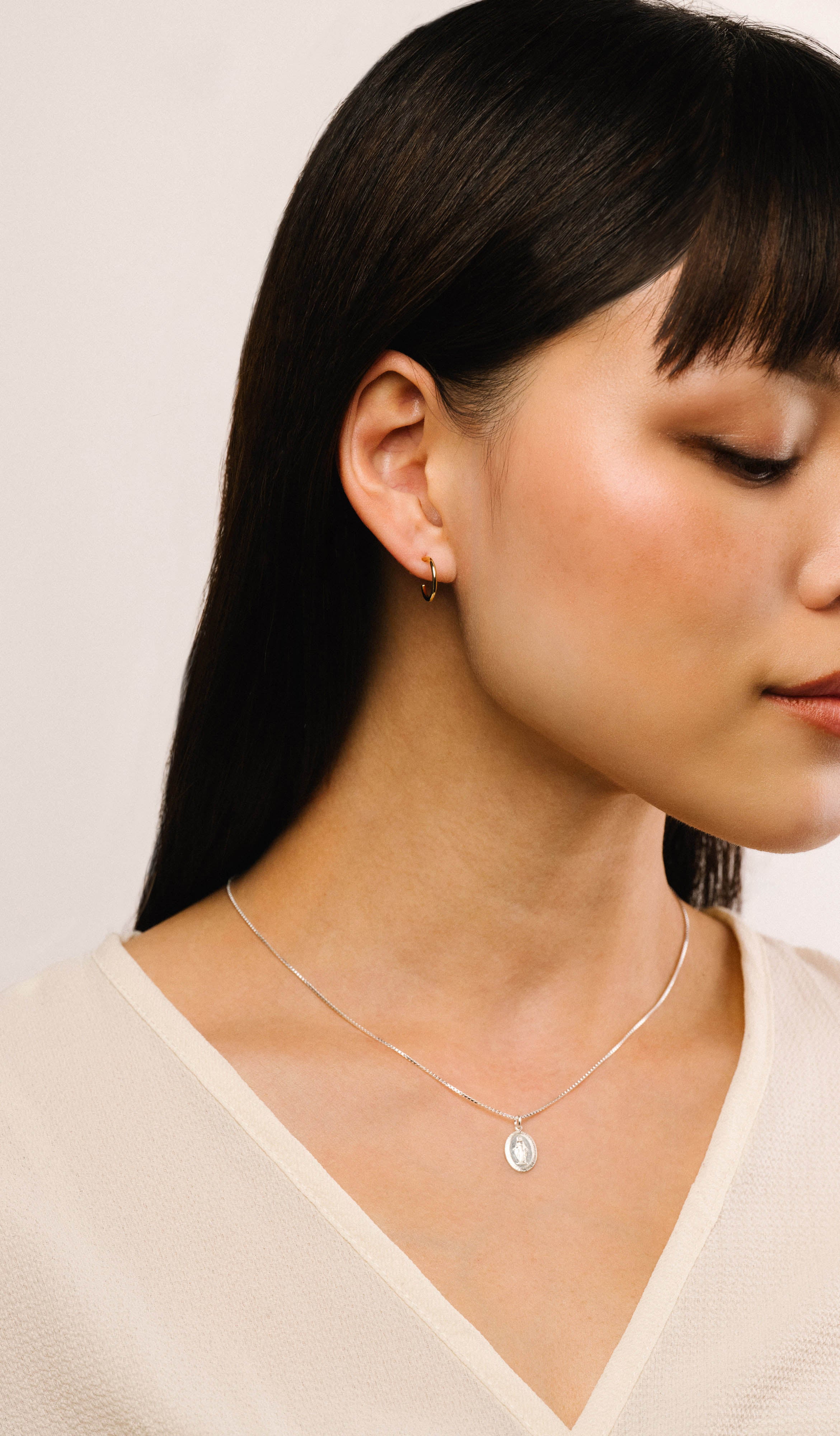 Perrine Dainty Hoop Earrings