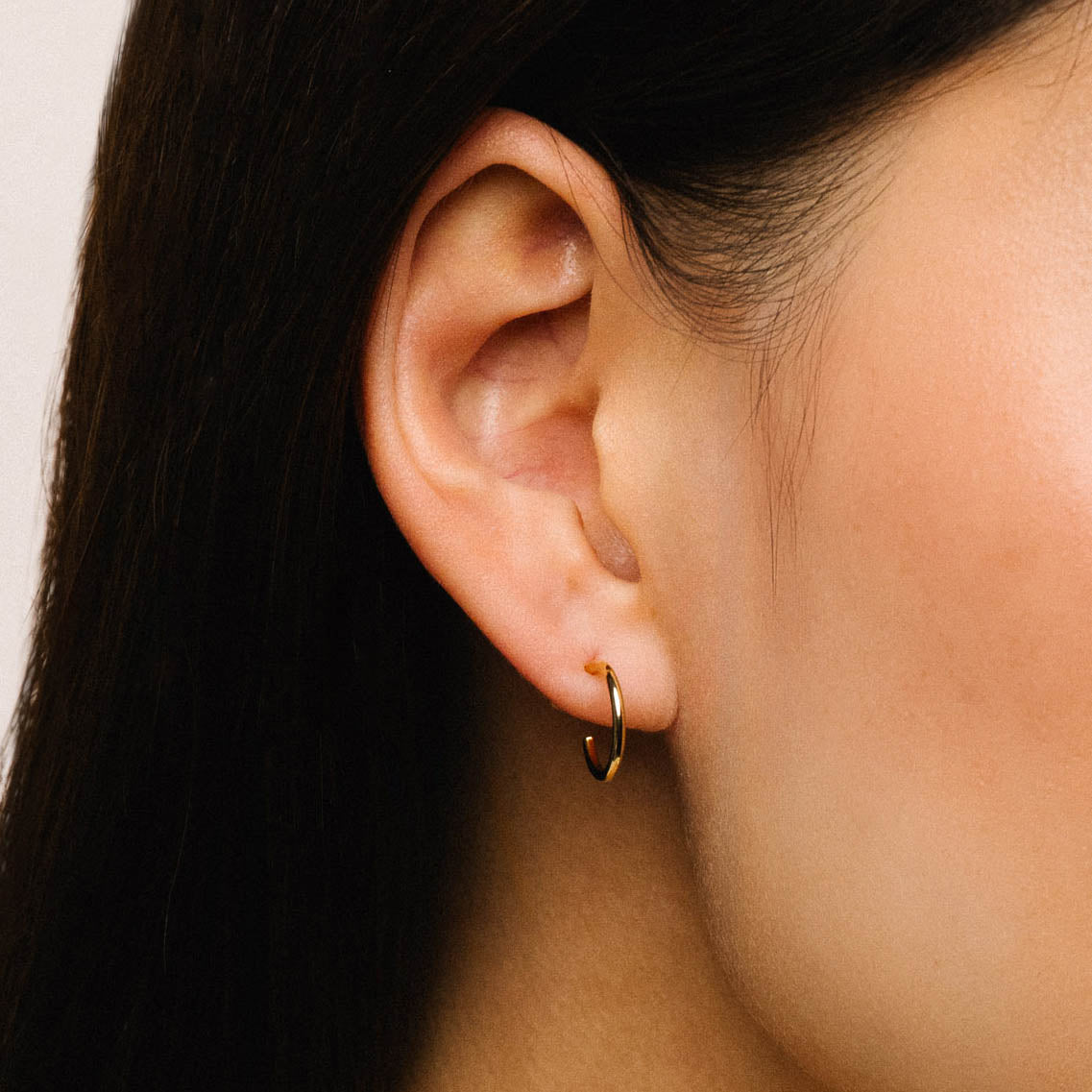 Perrine Dainty Hoop Earrings
