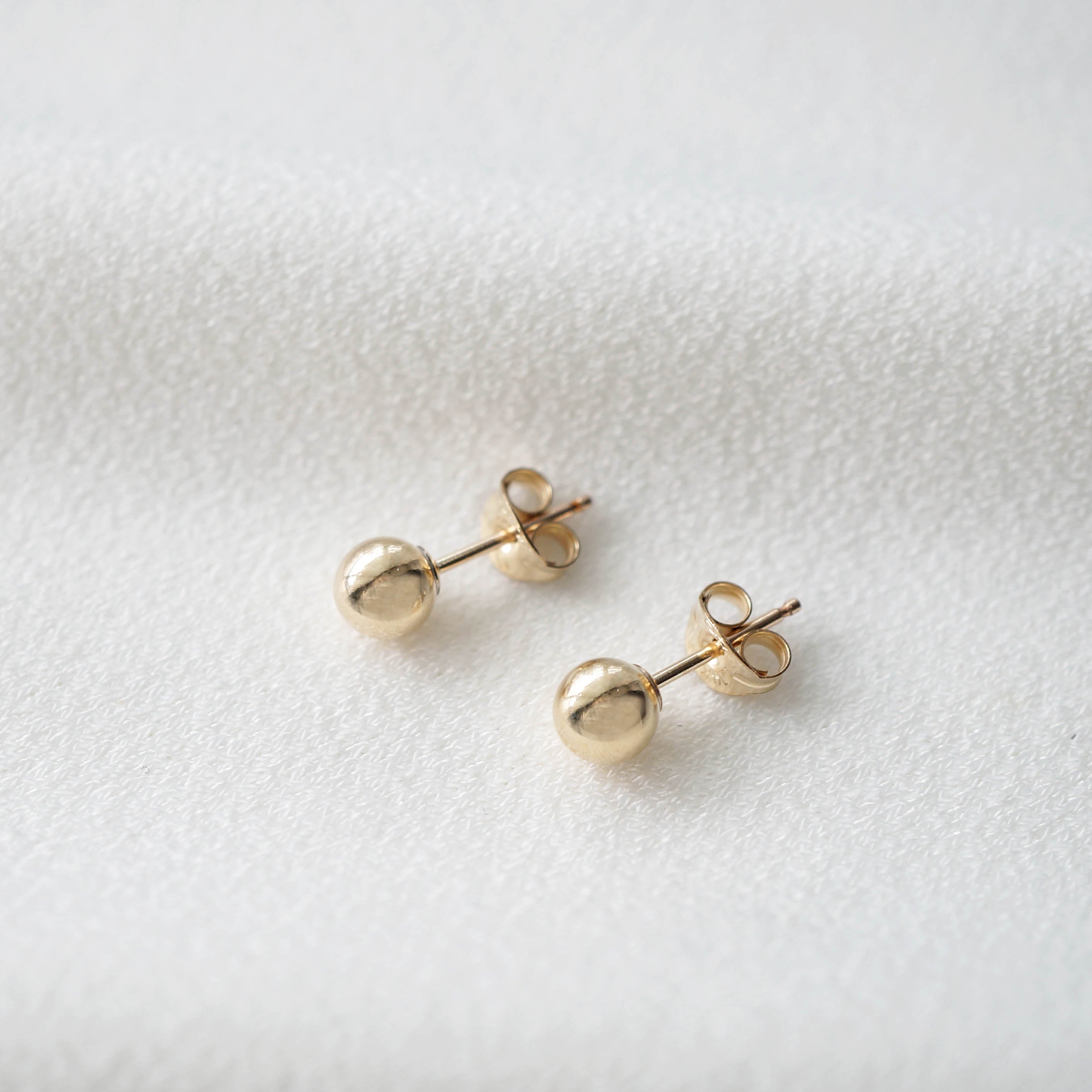 Elan Classic Ball Stud Earrings