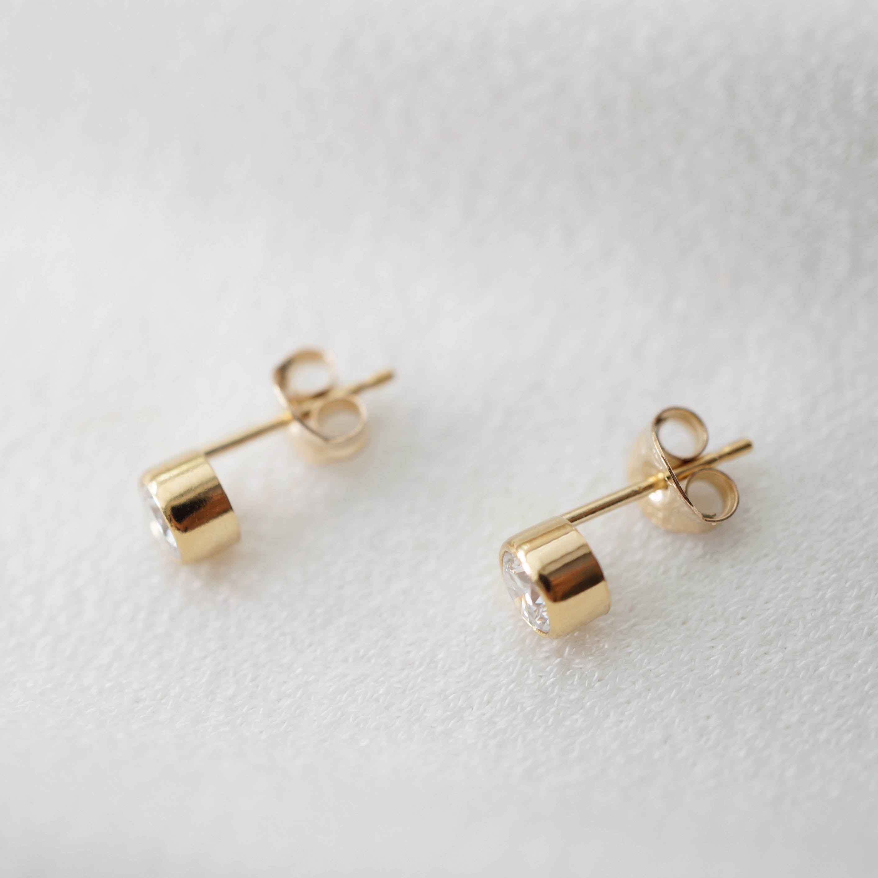 Glace Crystal Stud Earrings