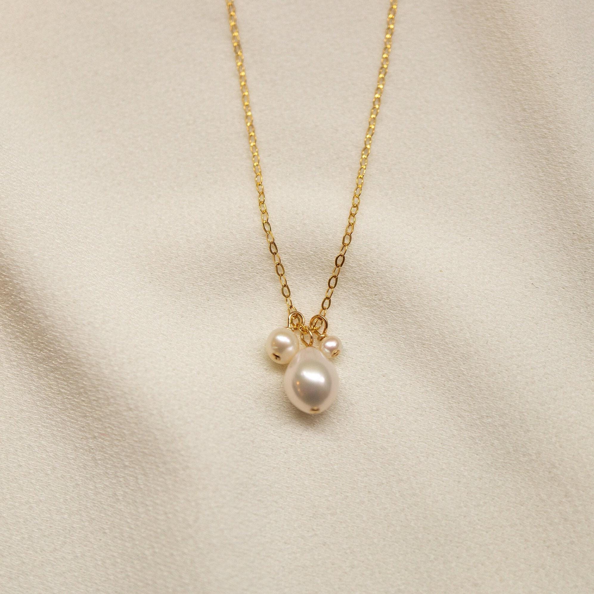 Three Pearl Gold Necklace // 14K Gold filled Necklace // Bridal jewelry // Handmade jewelry // June birthstone