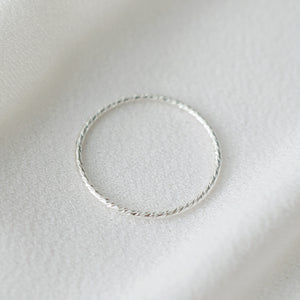 Rose Gold Petite Shimmer Ring (Vale)