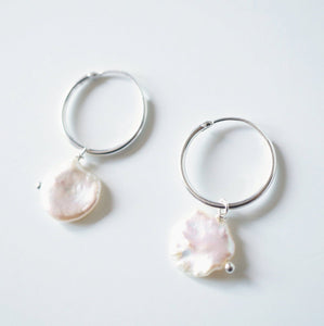 Keshi Pearl Sterling Silver Hoop Earrings (Perla) // Gifts for her // Handmade earrings // Minimalist jewelry