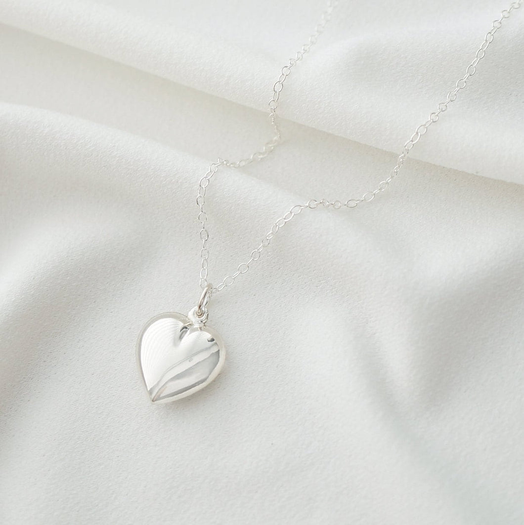 Silver Heart Necklace (Calan) // Silver Heart Pendant // Gift for her // Minimalist jewelry