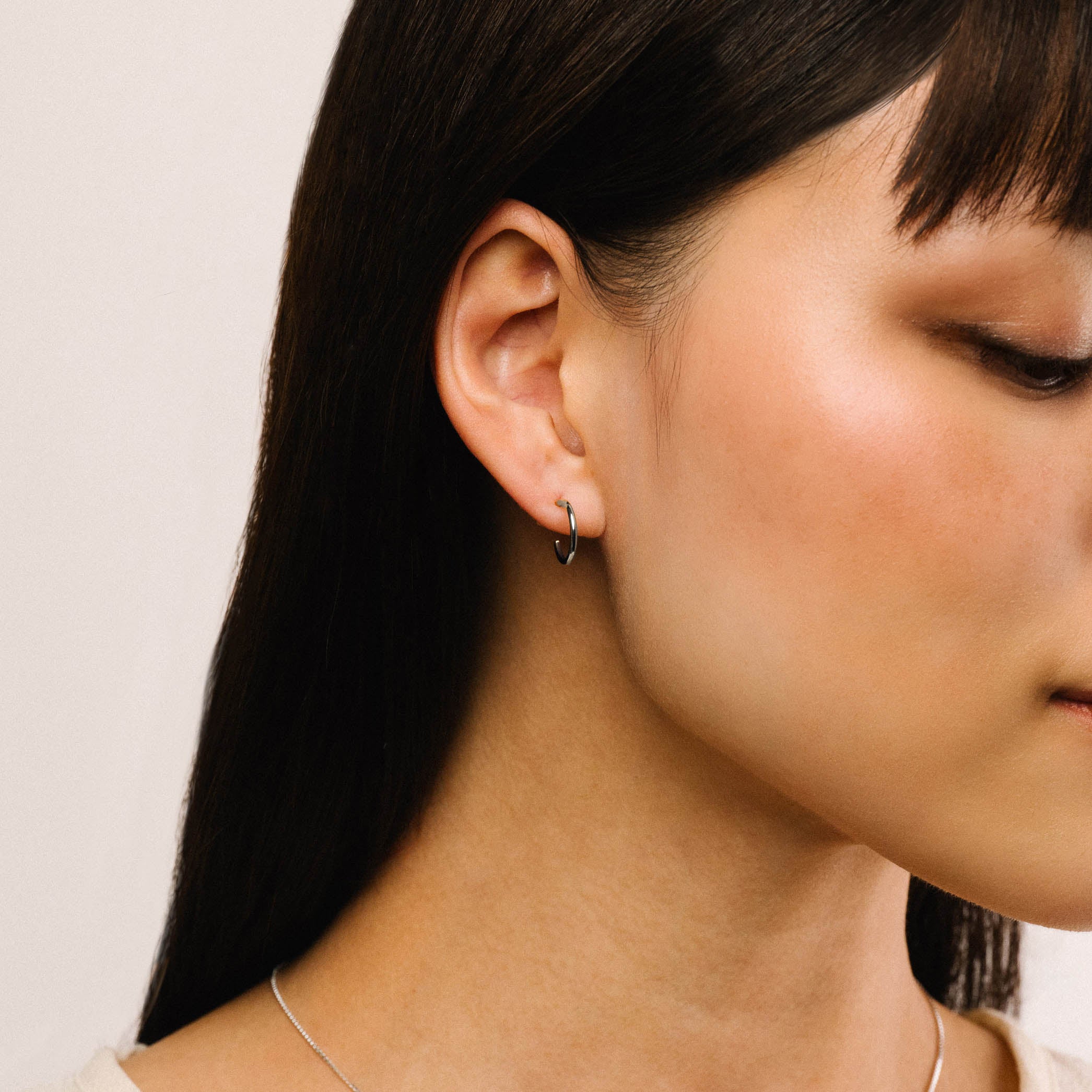 Perrine Dainty Hoop Earrings