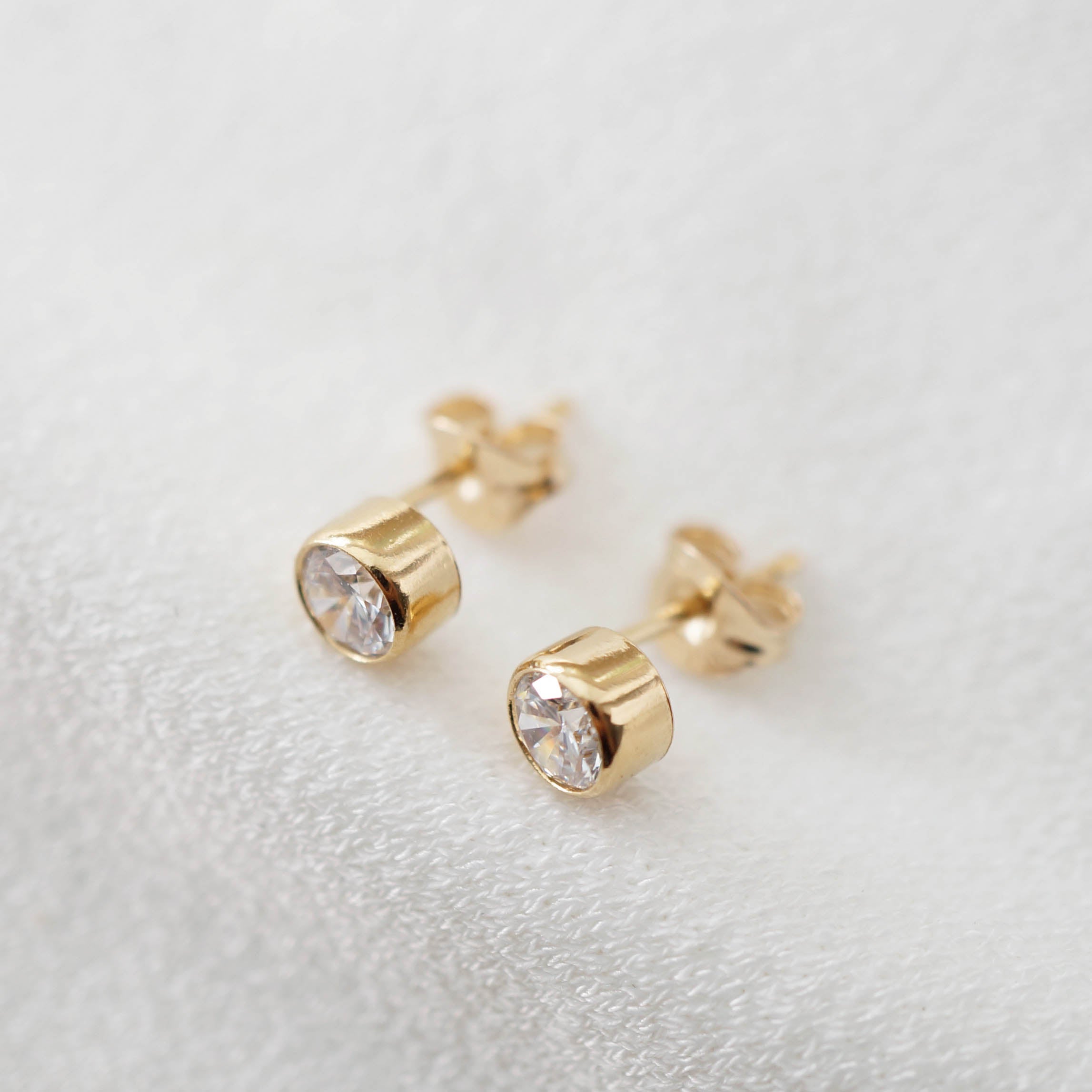 Glace Crystal Stud Earrings