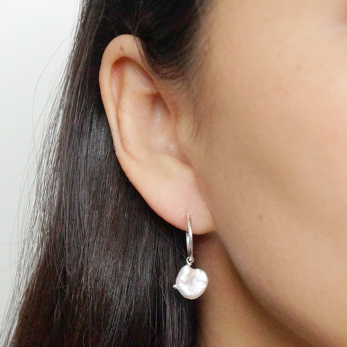 Keshi Pearl Sterling Silver Hoop Earrings (Perla) // Gifts for her // Handmade earrings // Minimalist jewelry