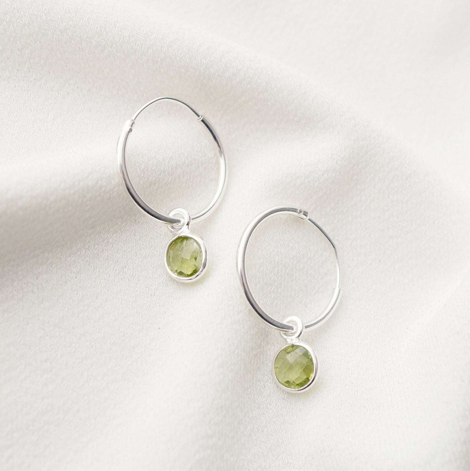 Garnet gemstones on Silver Hoop Earrings (Valais) // Gifts for her // Minimalist jewelry // January birthstone