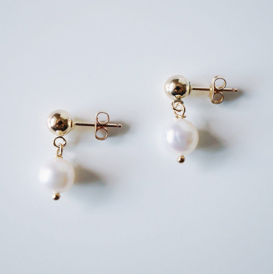 Pearl Gold Stud Earrings (Kay) // Gifts for her // Handmade earrings // Minimalist jewelry