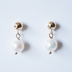 Pearl Gold Stud Earrings (Kay) // Gifts for her // Handmade earrings // Minimalist jewelry
