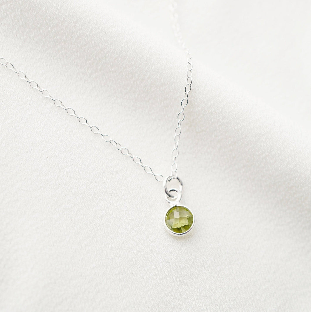 Tiny peridot stone on Sterling silver Necklace (Cira) // Gift for sister // Present for mom // Dainty necklace