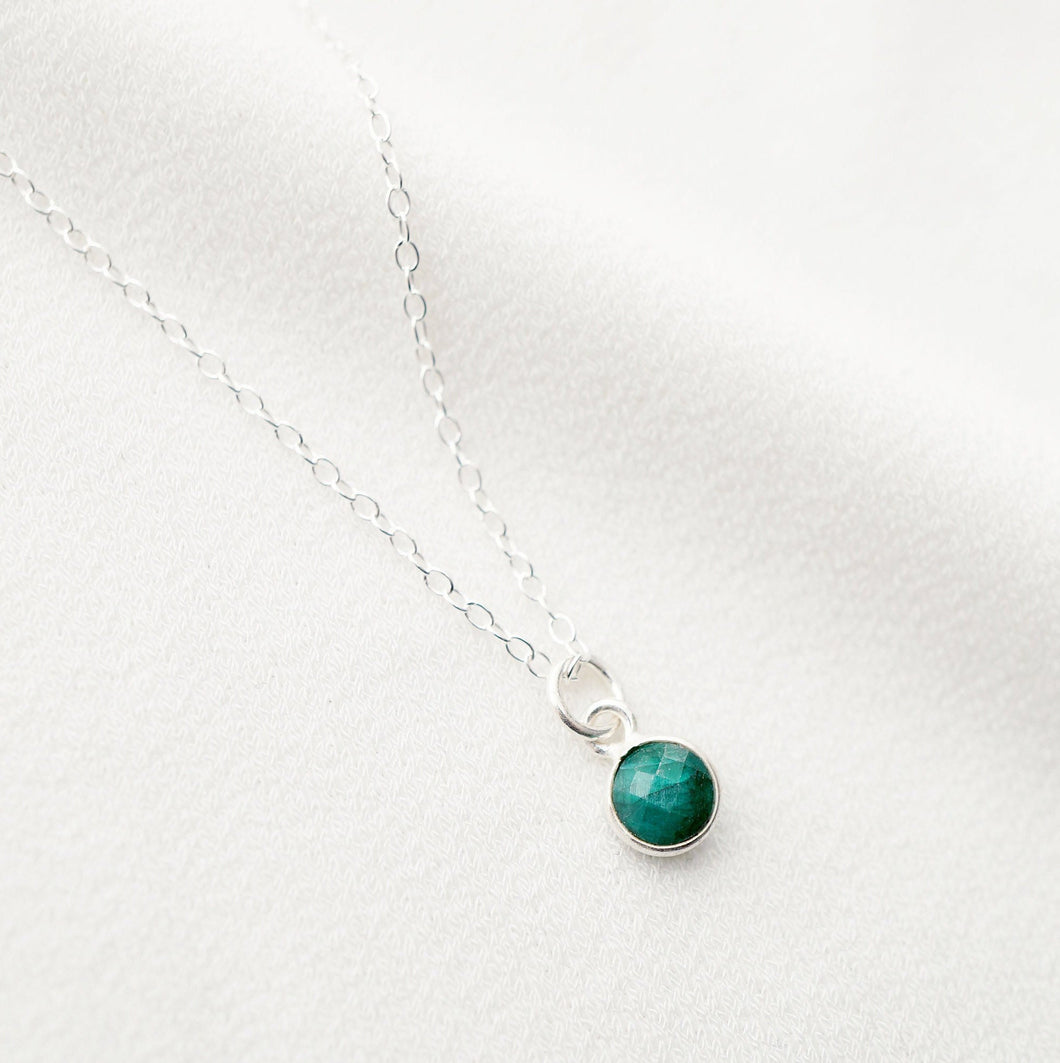 Tiny emerald stone on Sterling silver Necklace (Cira) // Gift for sister // Present for mom // Dainty necklace