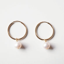 Load image into Gallery viewer, Pearl Gold Hoop Earrings (Lessi) // Gifts for her // Handmade earrings // Minimalist jewelry