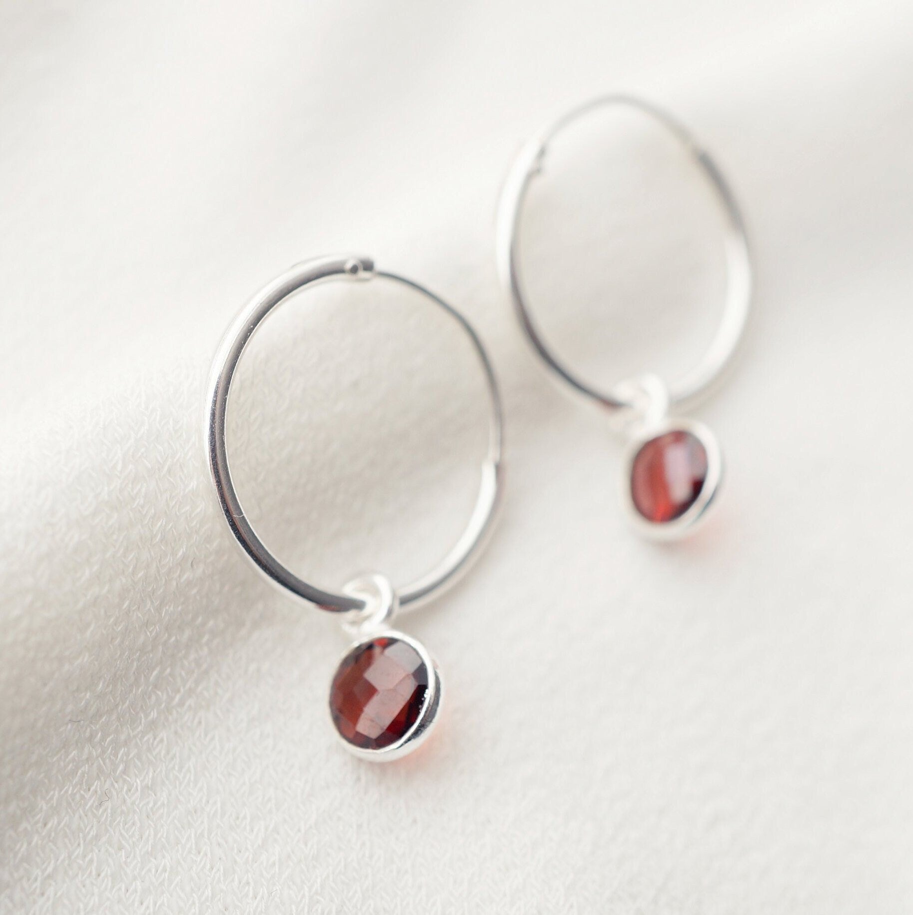 Garnet gemstones on Silver Hoop Earrings (Valais) // Gifts for her // Minimalist jewelry // January birthstone