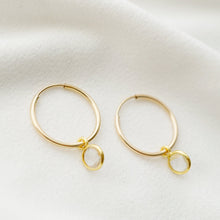 Load image into Gallery viewer, Quartz Gold Hoop Earrings (Valais)