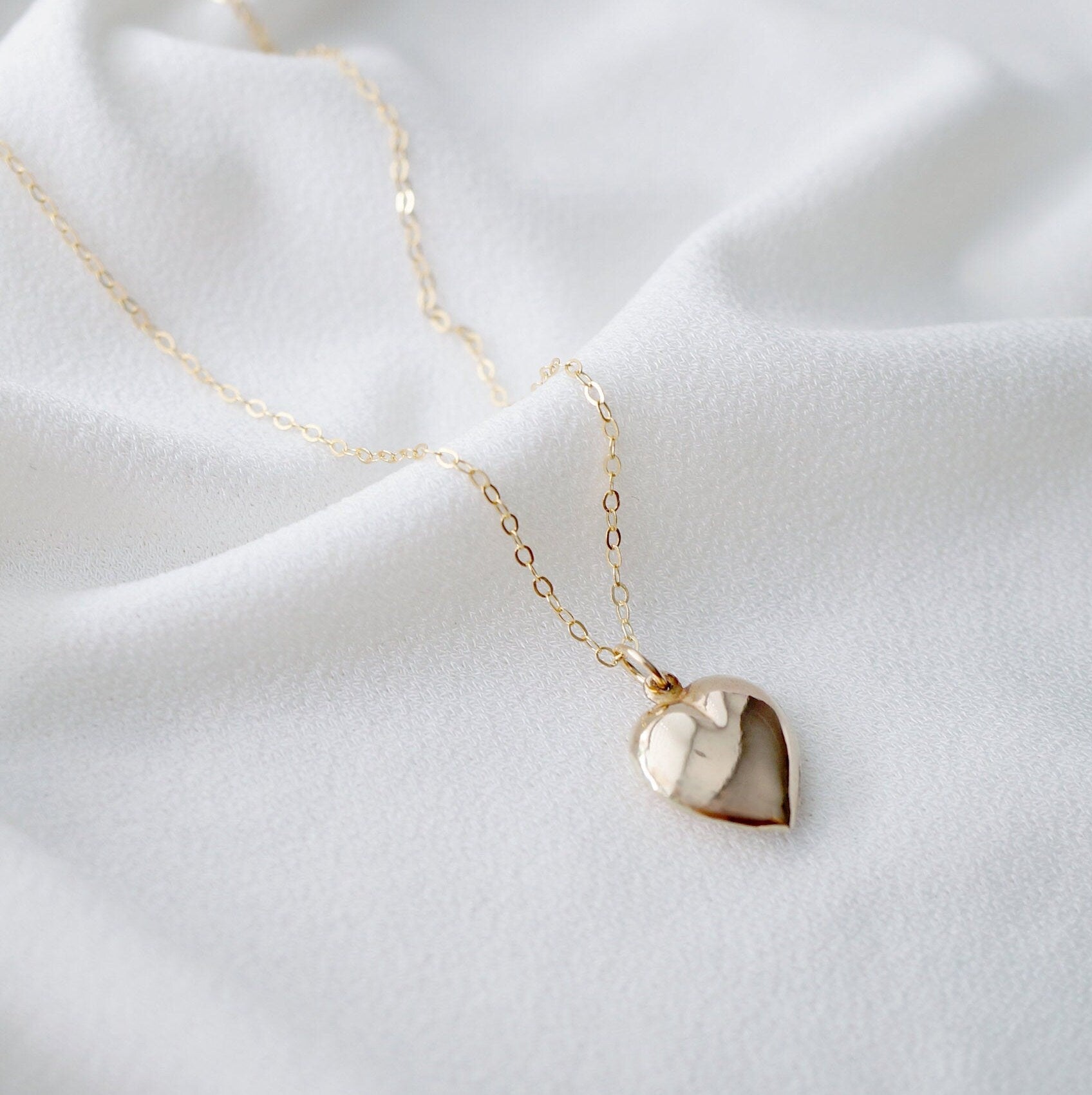 Gold Heart Necklace (Calan) // 14K Gold filled // Gift for her // Minimalist jewelry