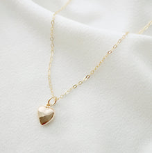 Load image into Gallery viewer, Tiny Gold Heart Necklace (Clementine) // 14K Gold filled // Gift for her // Minimalist jewelry