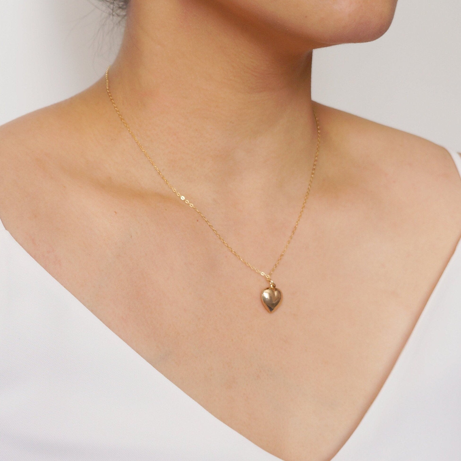 Gold Heart Necklace (Calan) // 14K Gold filled // Gift for her // Minimalist jewelry