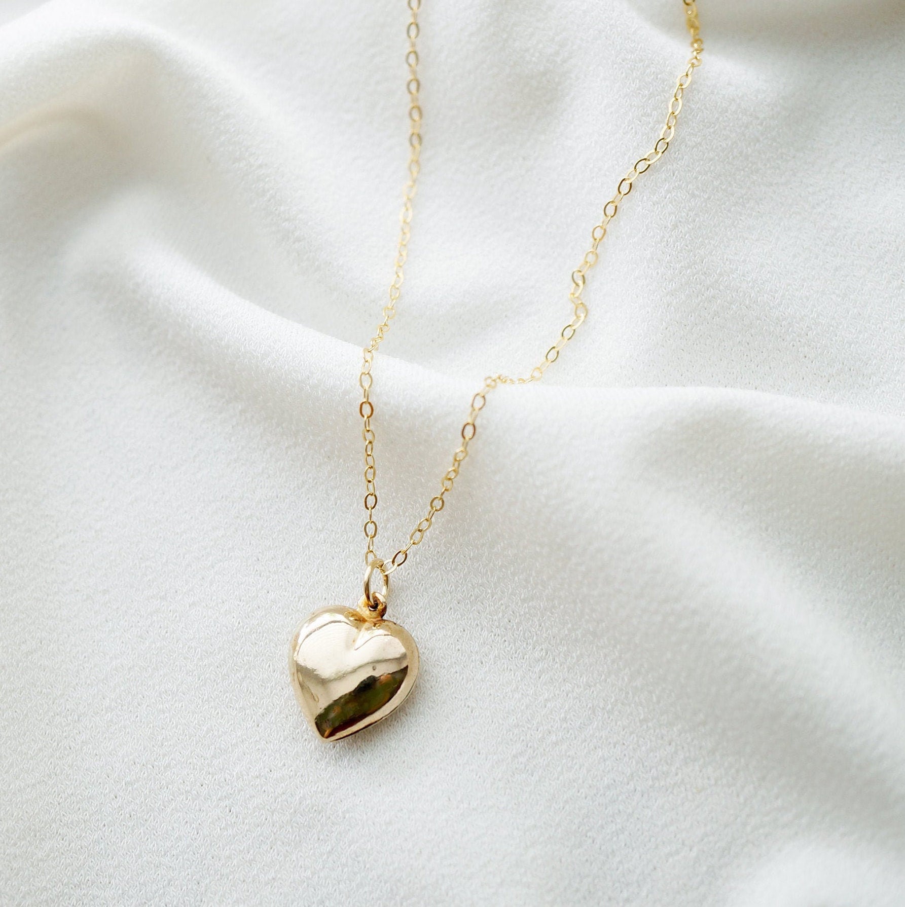 Gold Heart Necklace (Calan) // 14K Gold filled // Gift for her // Minimalist jewelry