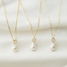 Load image into Gallery viewer, Baroque Pearl Gold Necklace (Estelle) // 14K Gold filled Necklace // Bridal jewelry // Handmade jewelry // June birthstone