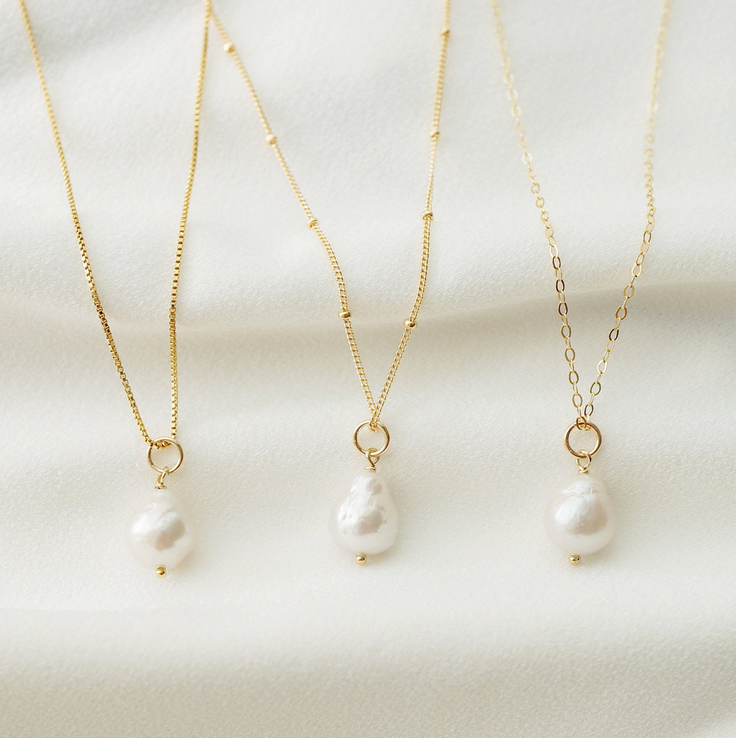 Baroque Pearl Gold Necklace (Estelle) // 14K Gold filled Necklace // Bridal jewelry // Handmade jewelry // June birthstone