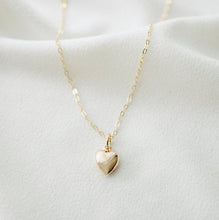 Load image into Gallery viewer, Tiny Gold Heart Necklace (Clementine) // 14K Gold filled // Gift for her // Minimalist jewelry
