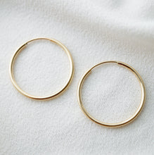 Load image into Gallery viewer, Rose Gold Small Hoop Earrings (Miro) 