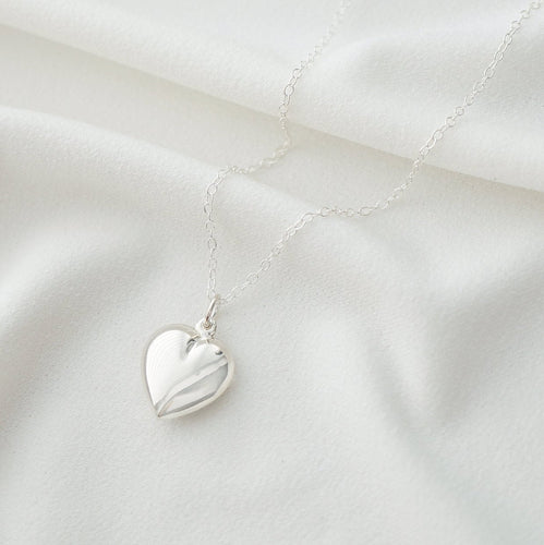 Silver Heart Necklace (Calan) // Silver Heart Pendant // Gift for her // Minimalist jewelry