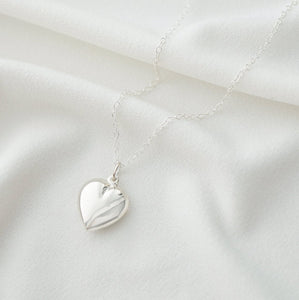 Silver Heart Necklace (Calan) // Silver Heart Pendant // Gift for her // Minimalist jewelry