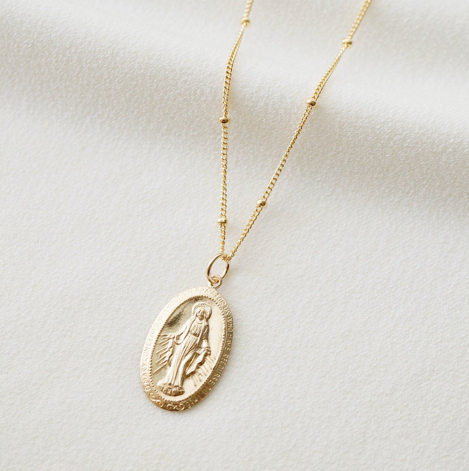 Blessed Mother Virgin Mary Gold Coin Medallion Necklace (Mary Centro) // 14K Gold filled // Gold Coin Jewelry // Religious Jewelry
