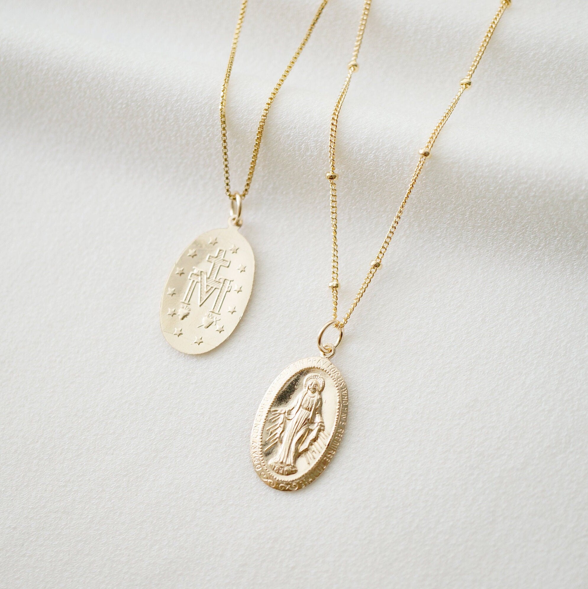 Blessed Mother Virgin Mary Gold Coin Medallion Necklace (Mary Centro) // 14K Gold filled // Gold Coin Jewelry // Religious Jewelry