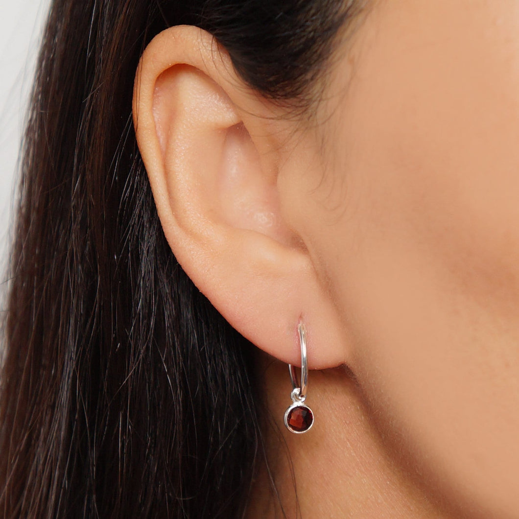Garnet gemstones on Silver Hoop Earrings (Valais) // Gifts for her // Minimalist jewelry // January birthstone