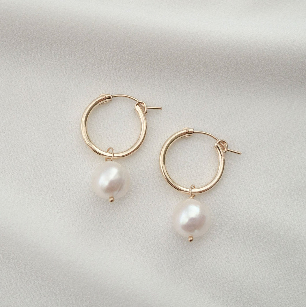 Round Pearl Gold Hoop Earrings (Kai) // Bridal earrings // Handmade earrings // Wedding jewelry